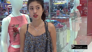 Yassi Nasarapan Habang Binabayo Ang Kanyang Makapal At Masikip Na Puke Ng Isang Gwapong Lalaki