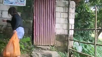 Isang Masiglang Pinay Nagpakasarap Sa Cr Sa Tabi Ng Ilog