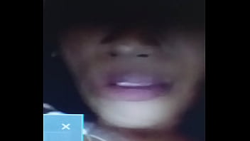Isang Pinay Na Naglalaro Sa Sarili Habang Nag-vcall