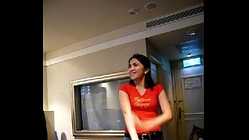 Lily, Isang Filipina Maid Sa Taipei, Naghubad At Sumakay Para Sa Masarap Na Cowgirl Ride