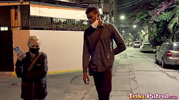 Mahinhin Na Pinay, Naglalaway Sa Malaking Itim Na Titi