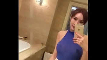 Espejo De Tentación: La Colección Ardiente De Alice Zhou, La Modelo China Que Enciende Pasiones