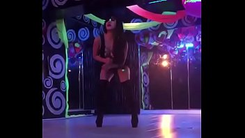 Mainit Na Sayaw Ni Bridget Suarez – Sexy Pinay Model Na Nagpapainit Sa Dance Floor