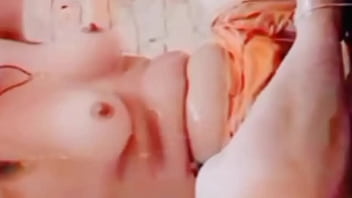 Mainit Na Desi Chikang Hinahagod Sa Banyo, Viral Ang Mms!