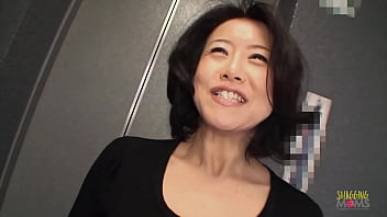 Handa Ang Isang Mature Na Babaeng Asyano Na Gamitin Ang Lahat Ng Kanyang Sex Toys Sa Kanyang Basang Puke